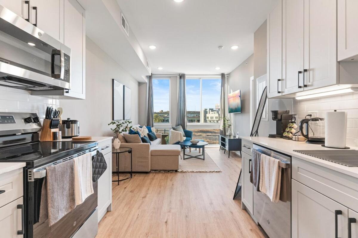 10 Mins To Centercity, With Queen Bed, Views From Rt!